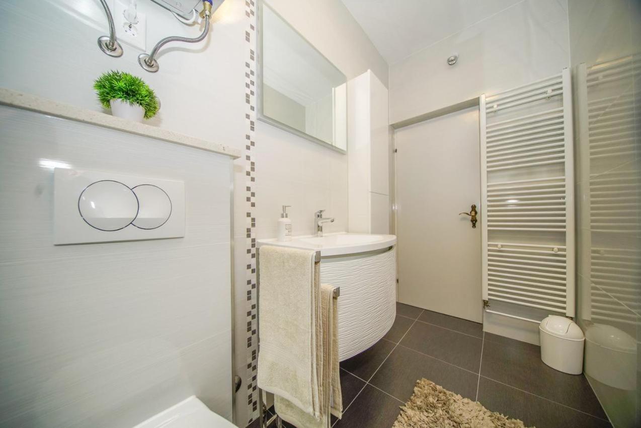 Apartman Mate Splitska Eksteriør bilde